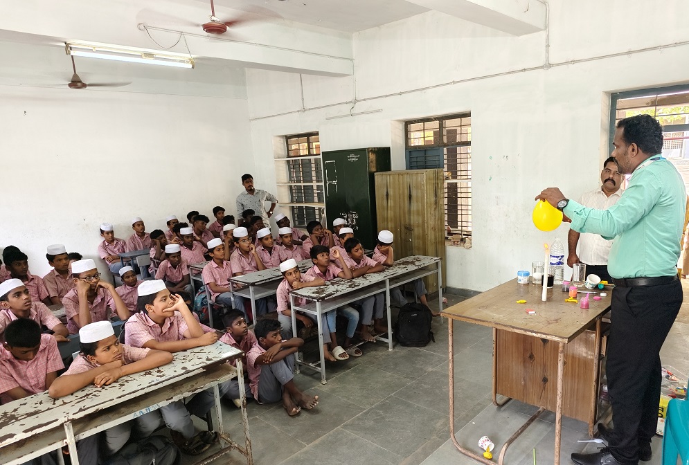 Science Sparks Curiosity at Al-Ameen Higher Secondary School